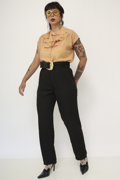 Calça preta cintura alta det fivela frente - comprar online
