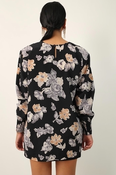 Blusa manga plissada estampa flores - comprar online