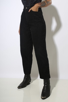 Calça veludo cotelê preta cintura alta - comprar online