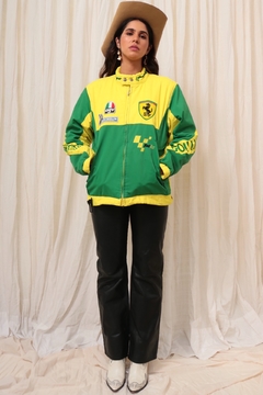 Jaqueta esportiva verde e amarela FERRARI