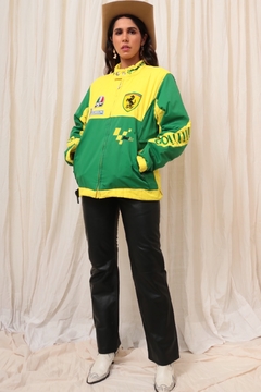 Jaqueta esportiva verde e amarela FERRARI