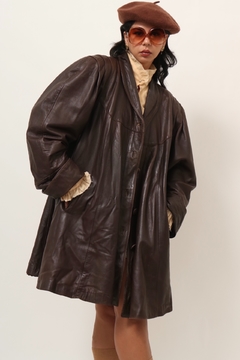 Casaco couro marrom longo garimpado em Barcelona - loja online