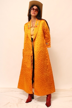 Robe dourado bordado matelasse vintage na internet