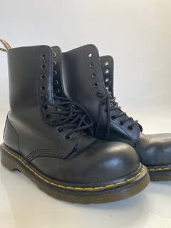 Coturno Dr Martens preto couro 38 - comprar online