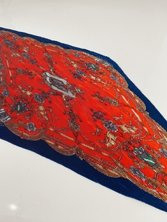 Lenço plissando estampa vintage azul com vermelho - Capichó Brechó