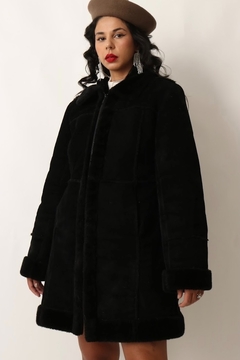 Imagem do casaco camurça recorte e forro pelucia preto