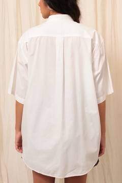 Camisa branca algodão passaport - Capichó Brechó