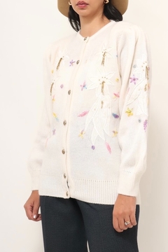 cardigan branco bordado flores ombreira - loja online