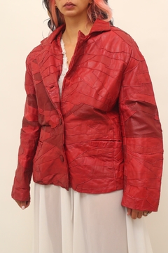 Jaqueta couro vermelha recortes forrada - loja online