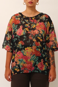 Blusa preta floral vintage - loja online