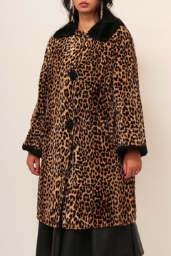 Imagem do Casaco leopardo detalhes pelucia preto 60´s