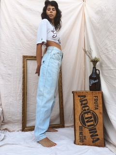 Calça mom jeans original jeans anos 90’s cintura mega alta na internet
