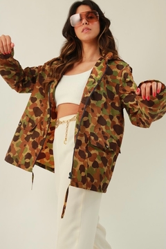 Jaqueta estilo capa de chuva verde militar na internet