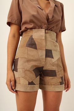 Shorts couro cintura mega alta recortes - loja online