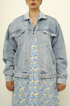 Jaqueta jeans classica bordado costas na internet
