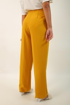 Calça cimtura alta alfaiataria barra reta amarela na internet