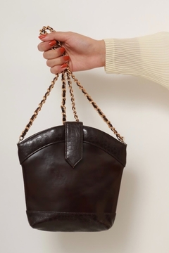 bolsa marrom couro vintage alça corrente dourada - comprar online