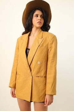 Imagem do blazer linho amarelo forrado vintage