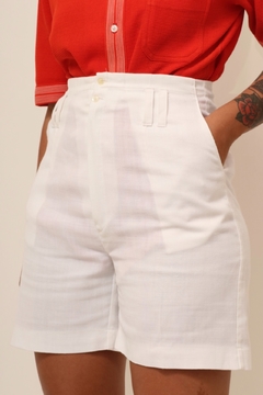 Bermuda cintura alta branca vntage estilo linho - Capichó Brechó