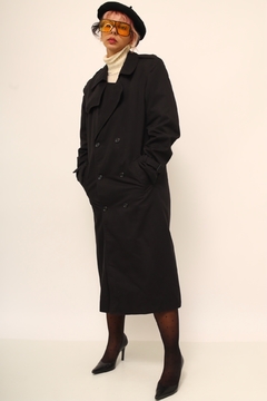 Trench coat preto classico forrado na internet