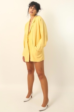 Imagem do blazer amarelo amplo recorte vintage