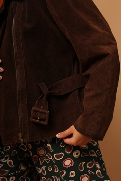 Jaqueta couro marrom acintutada vintage - comprar online