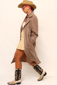 Trench coat marrom aveludado forrado vintage - Capichó Brechó