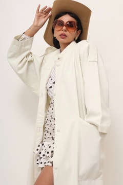 Trench coat off white ombreira bolsos - loja online