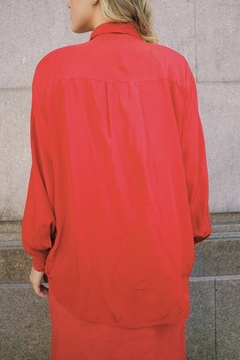 Camisa poliéster ombreira manga bufante  na internet