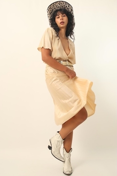 vestido dourado plissado midi vintage - loja online