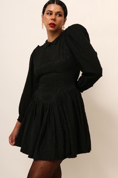 Vestido preto rodado textura 90´s Wandinha