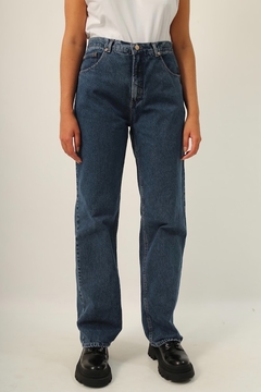 Calça jeans reta azul cintura media - Capichó Brechó