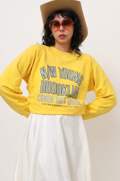 Moletom amarelo BROOKLIN vintage - Capichó Brechó