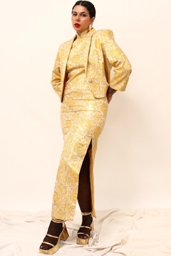Vestido dourado com blazer fenda - Capichó Brechó