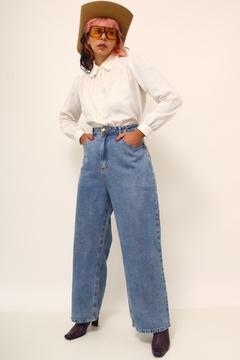 Calça jeans flare azul classica na internet