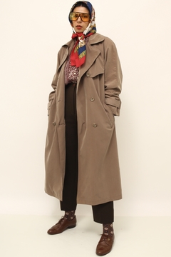 Trench coat marrom aveludado forrado vintage na internet