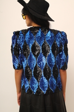 Blusa paete azul e preto ombreira vintage - Capichó Brechó