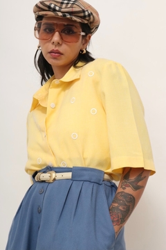 camisa amarela vintage detalhes off - comprar online