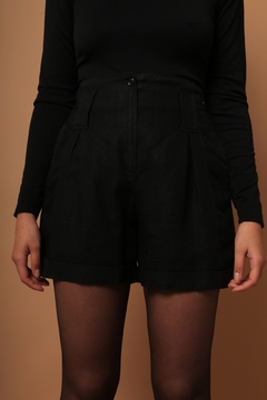 conjunto linho preto Shorts + blazer cropped na internet