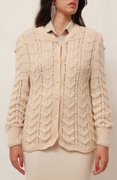 Cardigan tricot bege puxador perola