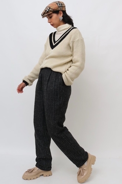 pulover bege gola V em preto vintage - comprar online