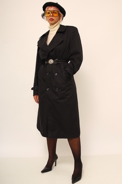 Trench coat preto classico forrado - Capichó Brechó