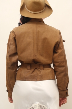 Jaqueta acinturada marrom couro - loja online