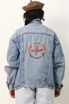 Jaqueta jeans ZOOMP logo bordado costas - Capichó Brechó