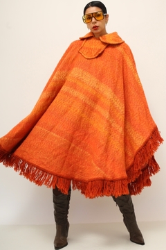 Poncho laranja franjas vintage - loja online