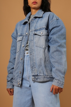 Jaqueta jeans azul classica 90’s vintage na internet