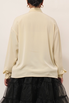 Camisa creme manga bufante vintage na internet