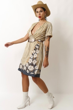 vestido bege barrado floral decote - loja online