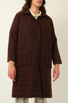 Imagem do casaco xadrez beringela com forro acetinado