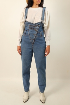 Imagem do macacão jeans acinturado vintage 90’s